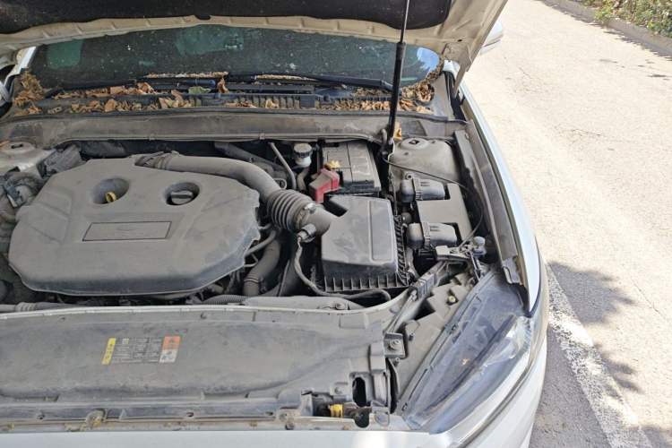 Used Ford Mondeo 2013 2.0L GTDi 200 Fashion Edition Engine Bay Left