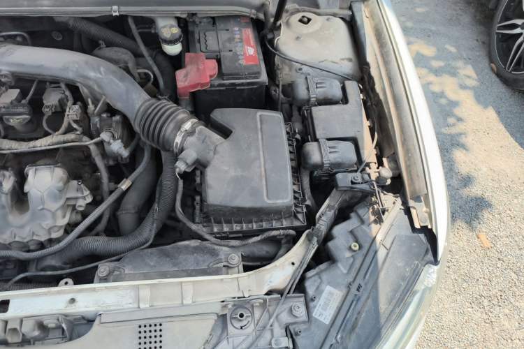 Used Ford Mondeo 2013 2.0L GTDi 200 Luxury Model Engine Bay Left