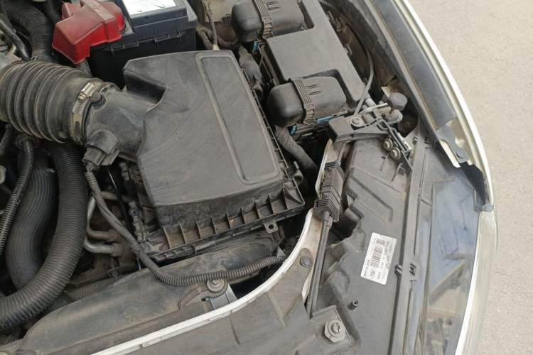 Used Ford Mondeo 2013 2.0L GTDi 200 Luxury Model Engine Bay Left