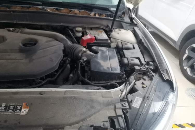 Used Ford Mondeo 2013 2.0L GTDi 200 Luxury Model Engine Bay Left