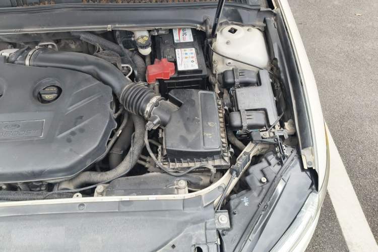 Used Ford Mondeo 2013 2.0L GTDi 200 Fashion Edition Engine Bay Left