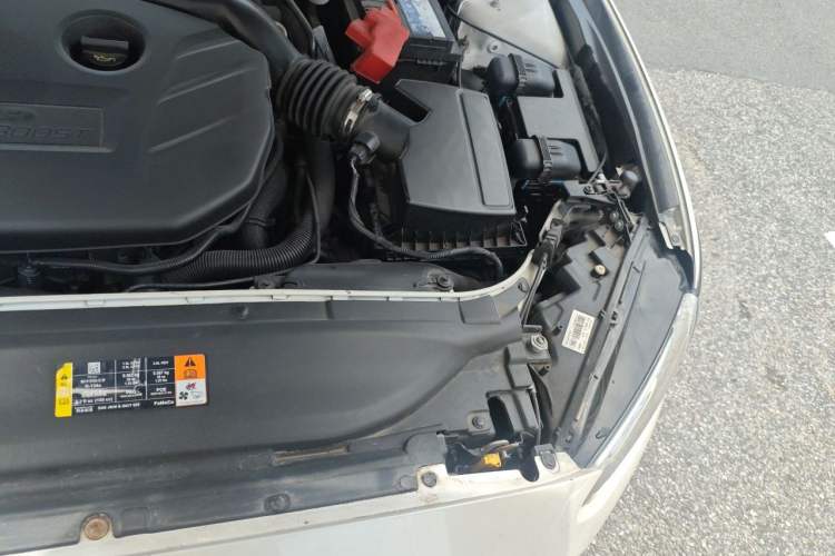 Used Ford Mondeo 2013 2.0L GTDi 200 Fashion Edition Engine Bay Left