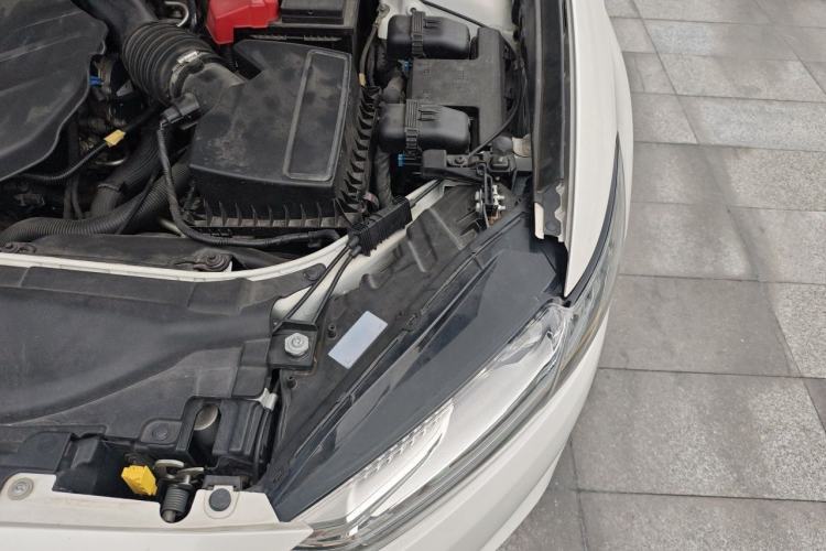 Used Ford Mondeo 2013 2.0L GTDi 200 Luxury Model Engine Bay Left