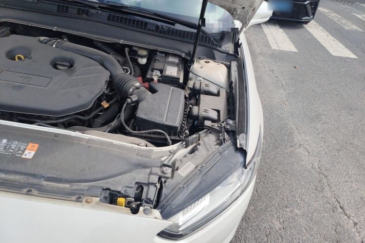 Used Ford Mondeo 2013 2.0L GTDi240 Luxury Sport Model Engine Bay Left