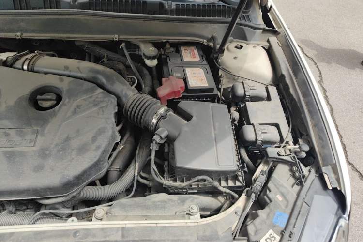 Used Ford Mondeo 2013 2.0L GTDi 200 Luxury Model Engine Bay Left