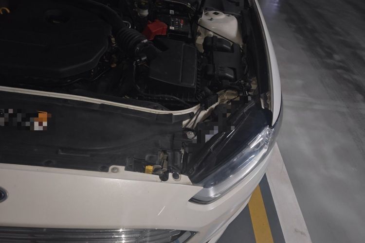 Used Ford Mondeo 2013 2.0L GTDi 200 Fashion Edition Engine Bay Left