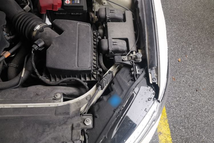 Used Ford Mondeo 2013 2.0L GTDi 200 Luxury Model Engine Bay Left