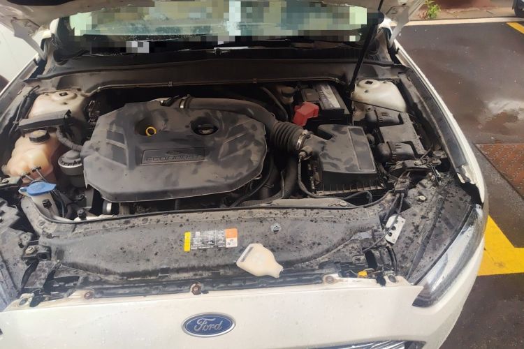 Used Ford Mondeo 2013 2.0L GTDi 200 Fashion Edition Engine Bay Left