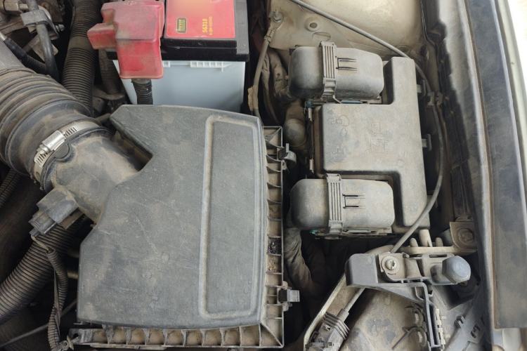 Used Ford Mondeo 2013 2.0L GTDi 200 Luxury Model Engine Bay Left