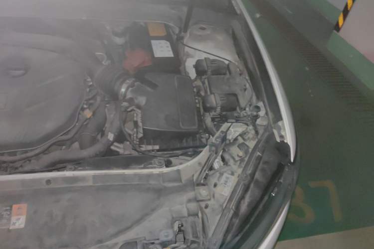 Used Ford Mondeo 2013 2.0L GTDi 200 Fashion Edition Engine Bay Left