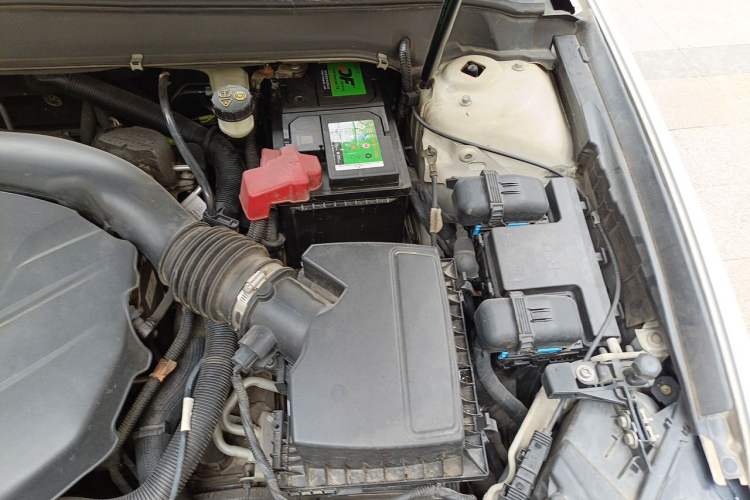 Used Ford Mondeo 2013 2.0L GTDi 200 Luxury Model Engine Bay Left