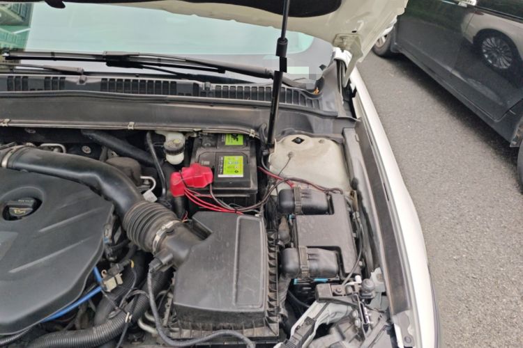 Used Ford Mondeo 2013 2.0L GTDi 200 Fashion Edition Engine Bay Left