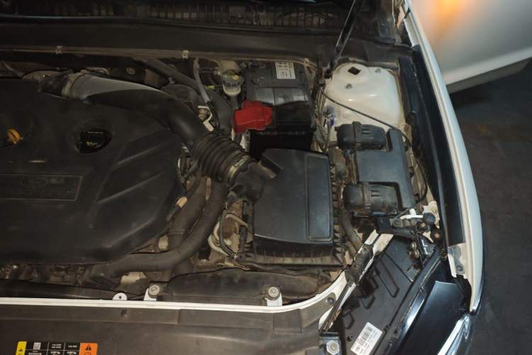 Used Ford Mondeo 2013 2.0L GTDi240 Flagship Edition Engine Bay Left