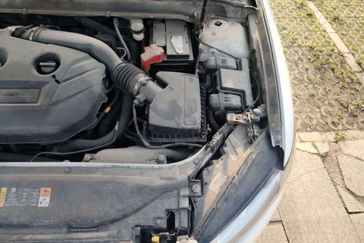 Used Ford Mondeo 2013 2.0L GTDi 200 Fashion Edition Engine Bay Left