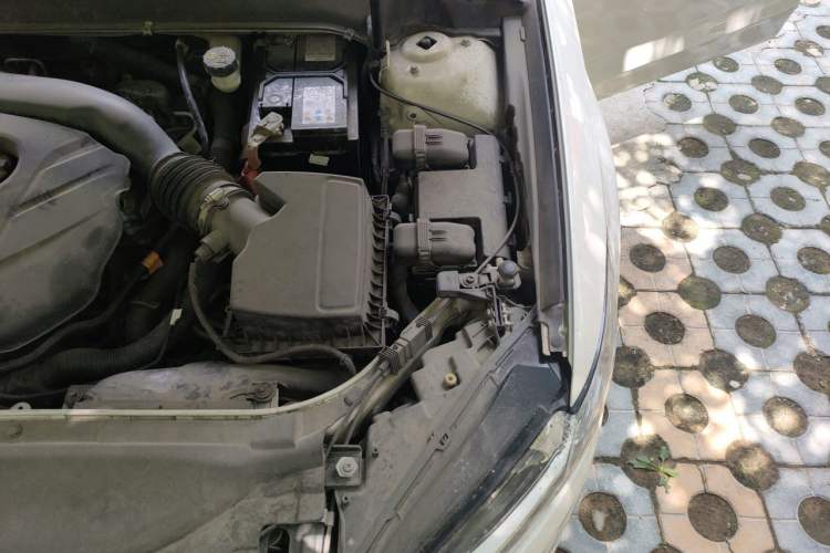Used Ford Mondeo 2013 2.0L GTDi 200 Fashion Edition Engine Bay Left