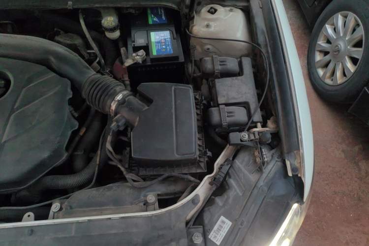 Used Ford Mondeo 2013 2.0L GTDi240 Luxury Sport Model Engine Bay Left