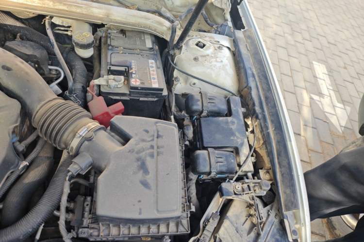 Used Ford Mondeo 2013 2.0L GTDi240 Luxury Sport Model Engine Bay Left