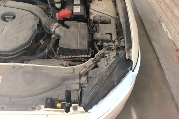 Used Ford Mondeo 2013 2.0L GTDi 200 Fashion Edition Engine Bay Left