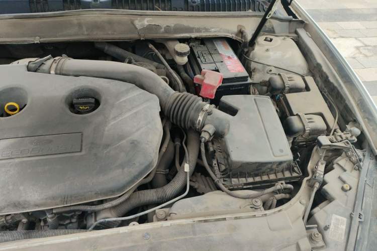 Used Ford Mondeo 2013 2.0L GTDi 200 Fashion Edition Engine Bay Left