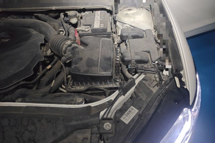 Used Ford Mondeo 2013 2.0L GTDi 200 Luxury Model Engine Bay Left