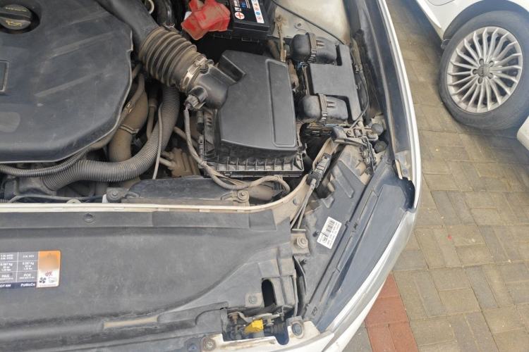 Used Ford Mondeo 2013 2.0L GTDi 200 Luxury Model Engine Bay Left