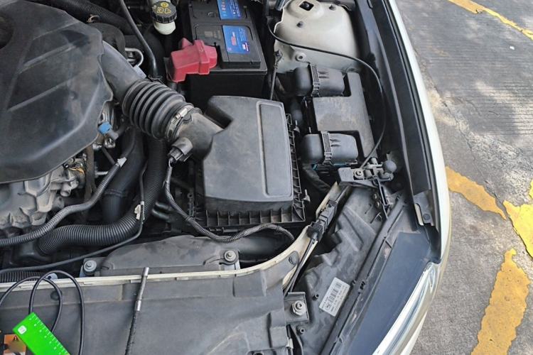 Used Ford Mondeo 2013 2.0L GTDi 200 Luxury Model Engine Bay Left