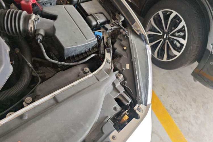 Used Ford Mondeo 2013 2.0L GTDi 200 Fashion Edition Engine Bay Left