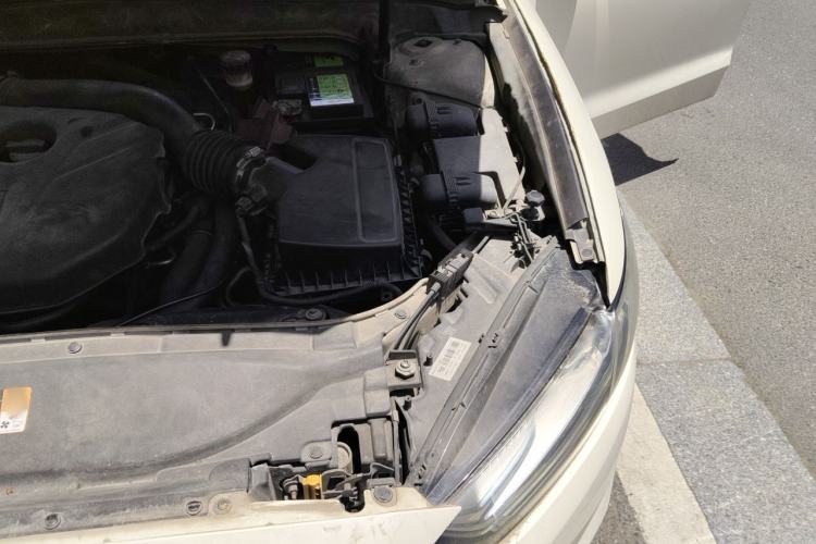 Used Ford Mondeo 2013 2.0L GTDi 200 Luxury Model Engine Bay Left