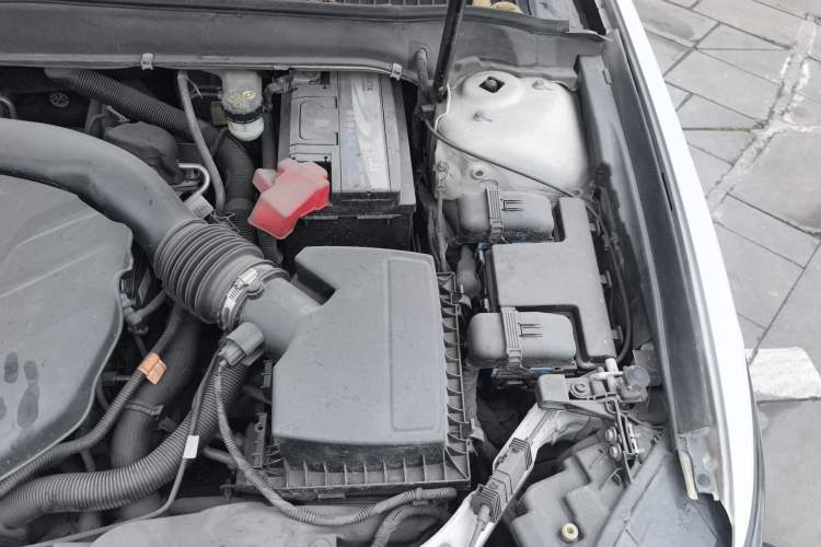 Used Ford Mondeo 2013 2.0L GTDi 200 Fashion Edition Engine Bay Left