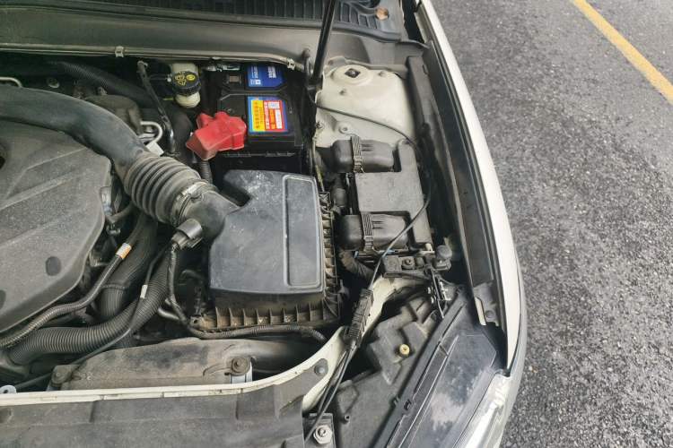 Used Ford Mondeo 2013 2.0L GTDi 200 Fashion Edition Engine Bay Left