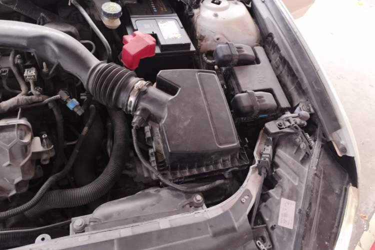 Used Ford Mondeo 2013 2.0L GTDi 200 Luxury Model Engine Bay Left