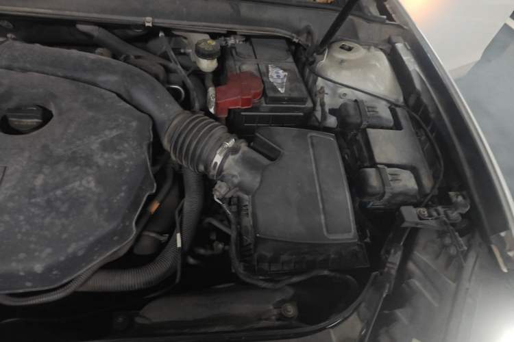 Used Ford Mondeo 2013 2.0L GTDi240 Luxury Sport Model Engine Bay Left