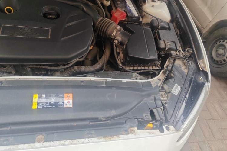 Used Ford Mondeo 2013 2.0L GTDi 200 Fashion Edition Engine Bay Left