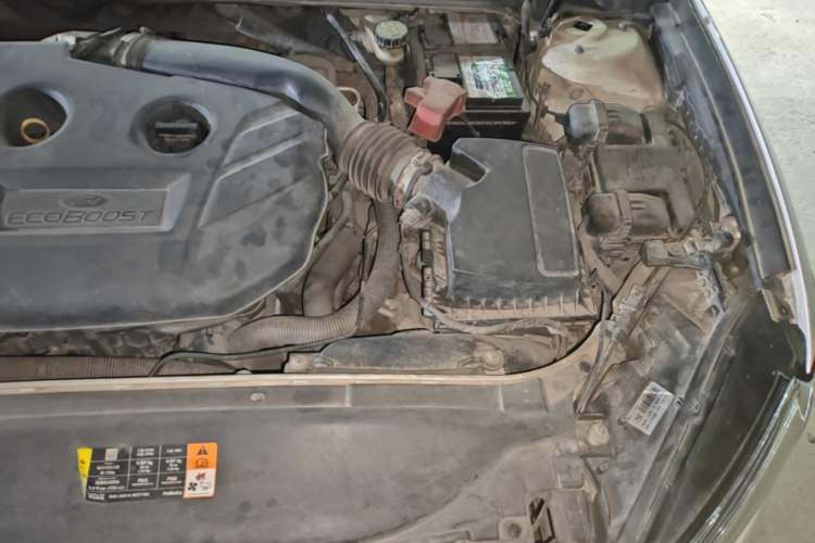 Used Ford Mondeo 2013 2.0L GTDi240 Flagship Edition Engine Bay Left