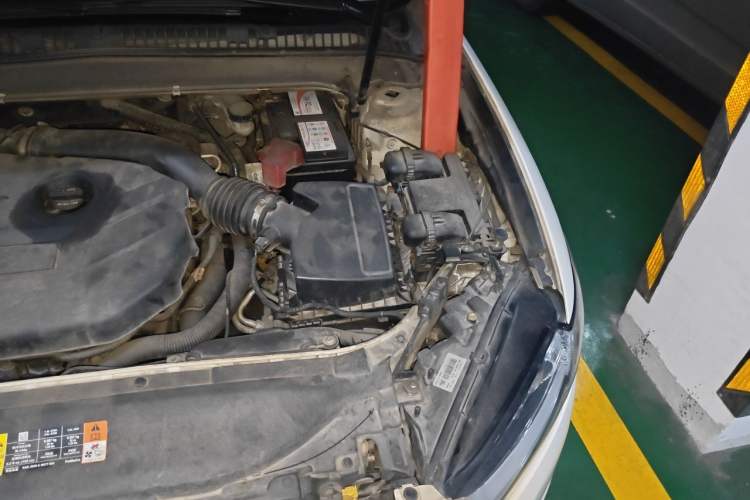 Used Ford Mondeo 2013 2.0L GTDi 200 Fashion Edition Engine Bay Left