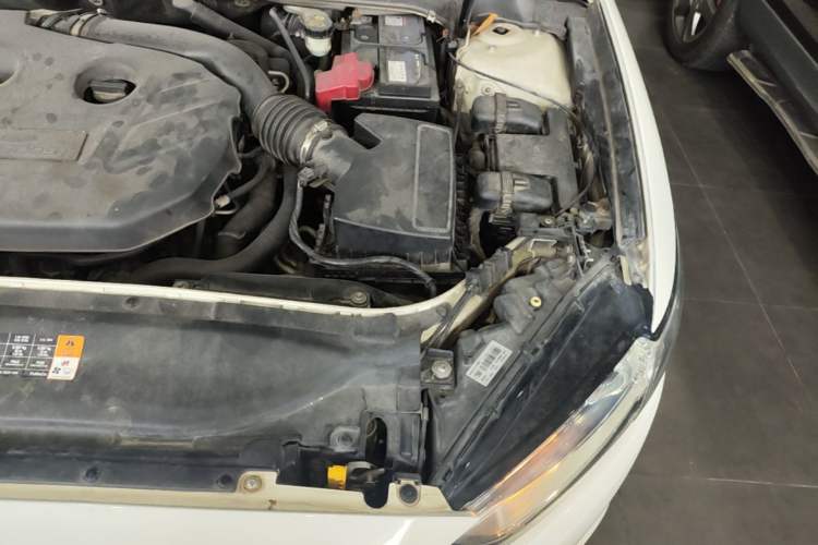 Used Ford Mondeo 2013 2.0L GTDi 200 Fashion Edition Engine Bay Left