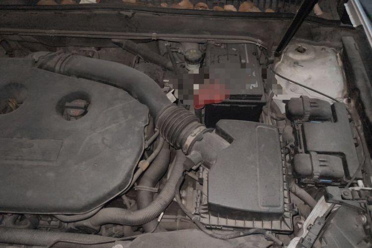 Used Ford Mondeo 2013 2.0L GTDi 200 Luxury Model Engine Bay Left