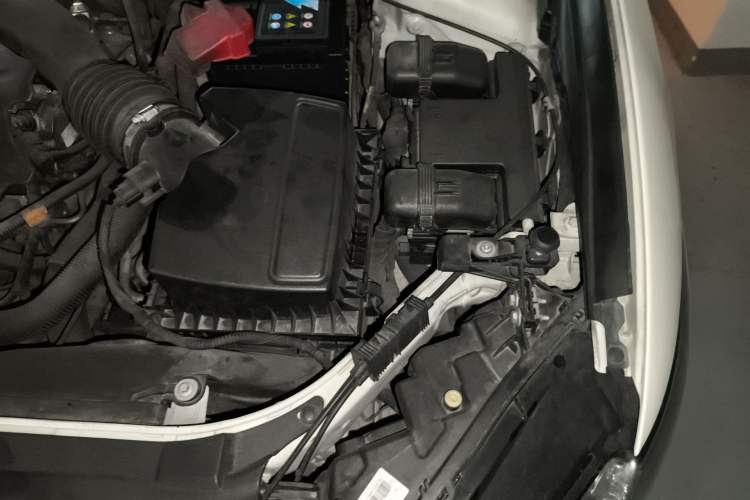 Used Ford Mondeo 2013 2.0L GTDi 200 Fashion Edition Engine Bay Left