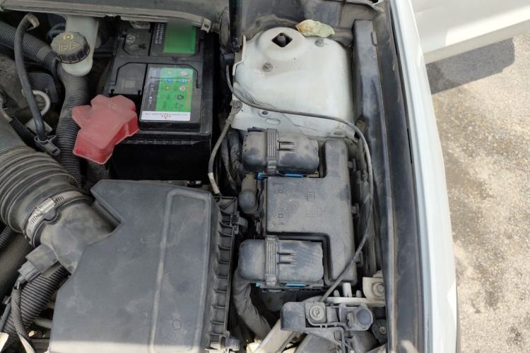Used Ford Mondeo 2013 2.0L GTDi 200 Luxury Model Engine Bay Left