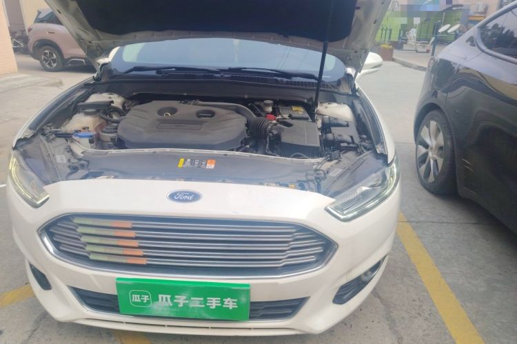 Used Ford Mondeo 2013 2.0L GTDi 200 Luxury Model Engine Bay Left