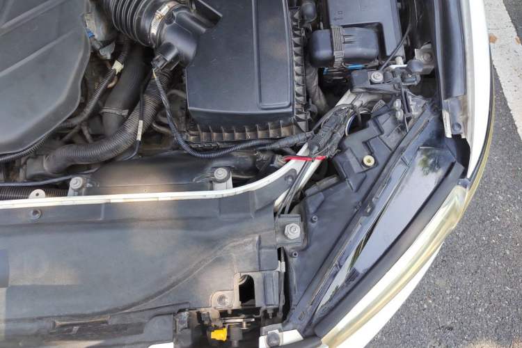 Used Ford Mondeo 2013 2.0L GTDi 200 Fashion Edition Engine Bay Left