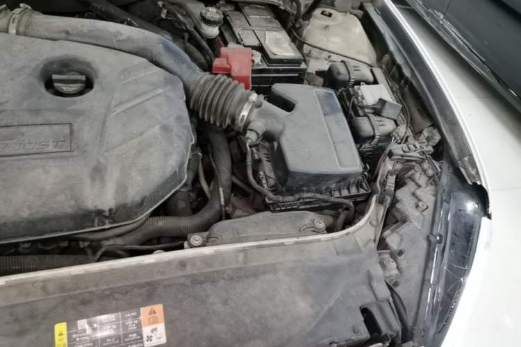 Used Ford Mondeo 2013 2.0L GTDi 200 Fashion Edition Engine Bay Left