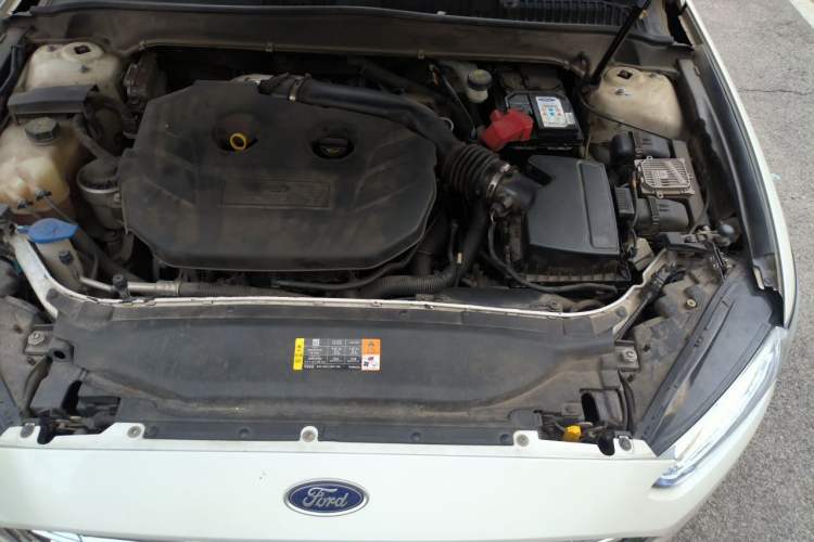 Used Ford Mondeo 2013 2.0L GTDi 200 Fashion Edition Engine Bay Left