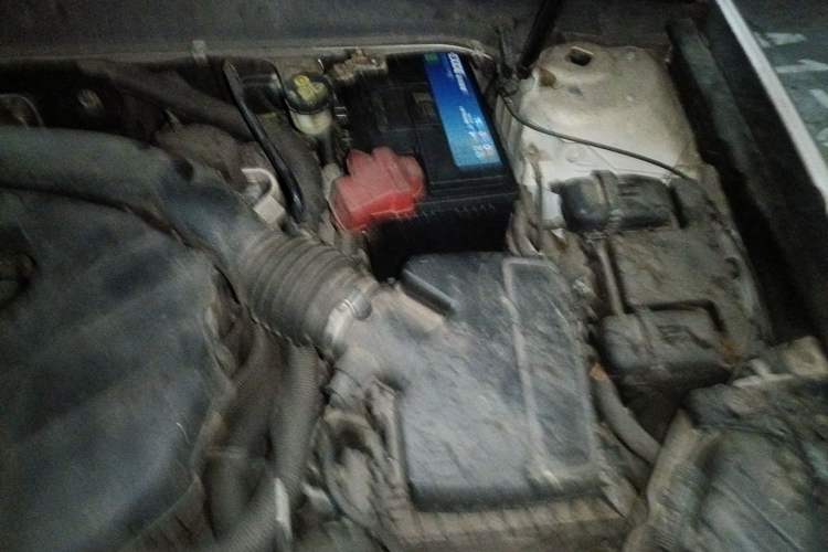 Used Ford Mondeo 2013 2.0L GTDi 200 Luxury Model Engine Bay Left