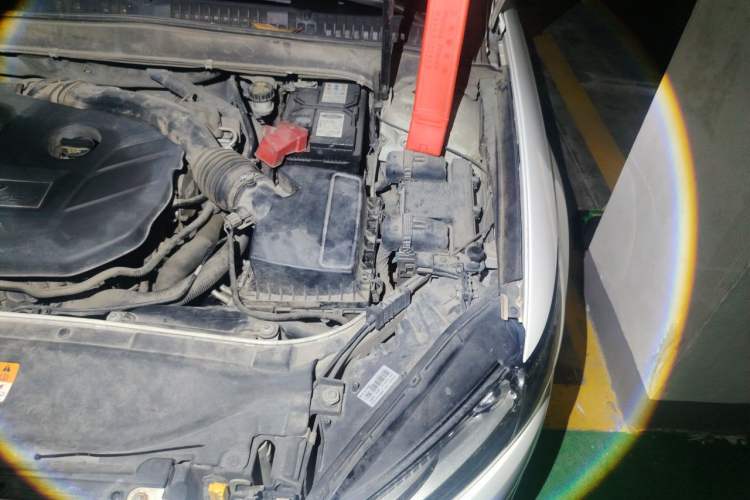 Used Ford Mondeo 2013 2.0L GTDi 200 Luxury Model Engine Bay Left