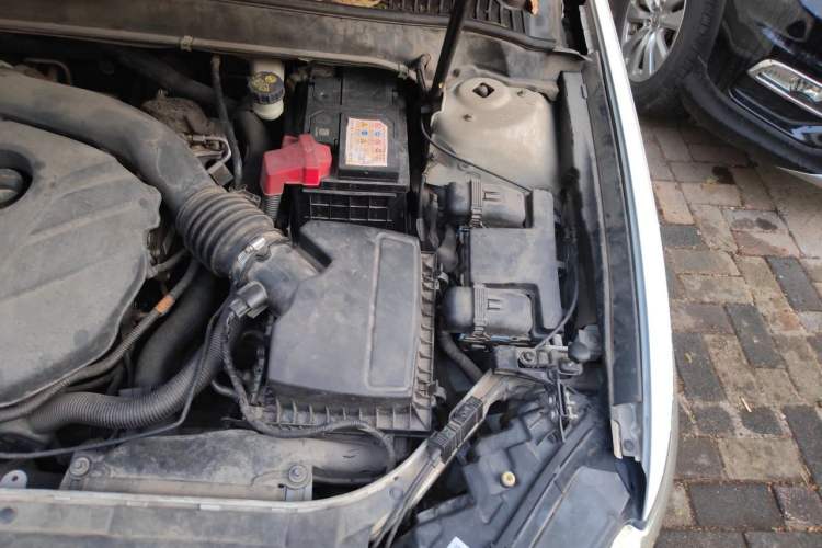 Used Ford Mondeo 2013 2.0L GTDi 200 Fashion Edition Engine Bay Left