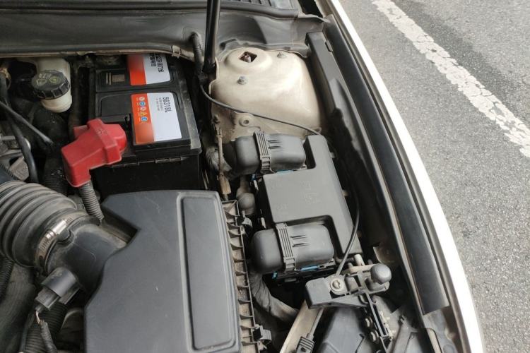 Used Ford Mondeo 2013 2.0L GTDi 200 Luxury Model Engine Bay Left