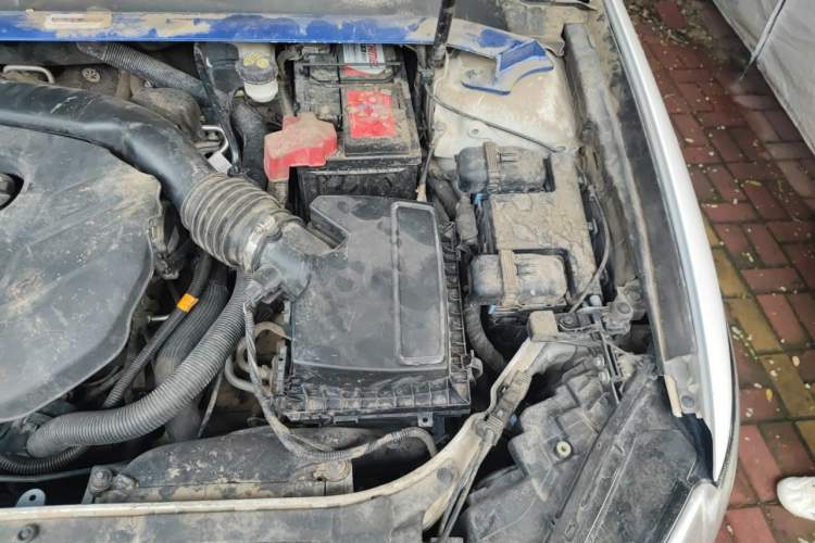 Used Ford Mondeo 2013 2.0L GTDi 200 Fashion Edition Engine Bay Left