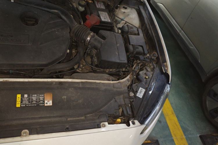 Used Ford Mondeo 2013 2.0L GTDi 200 Fashion Edition Engine Bay Left