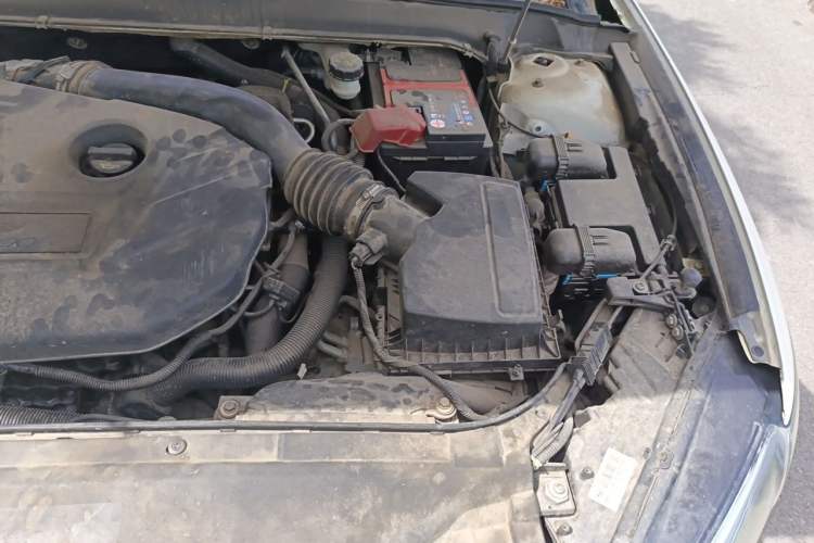 Used Ford Mondeo 2013 2.0L GTDi240 Luxury Sport Model Engine Bay Left